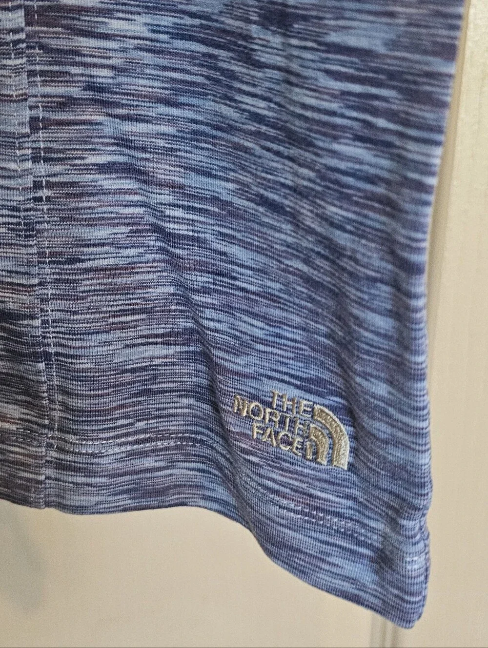 Women's The North Face Vaporwick Medium Nylon Blend Blue Fitted Sports Top - Picture 2 of 5